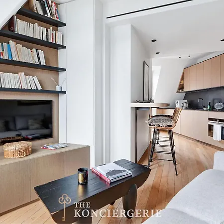 Apartment Luxe Sous Les Toits De Avec Vue Tour Eiffel Paris