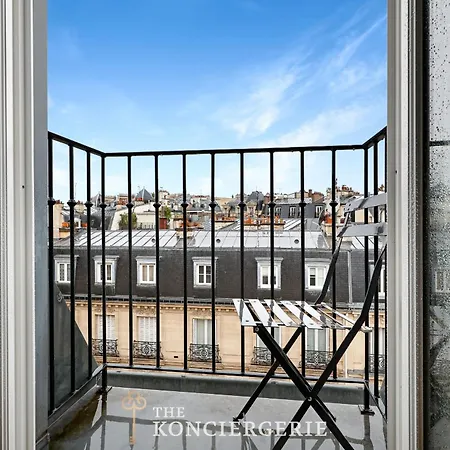 Apartment Luxe Sous Les Toits De Avec Vue Tour Eiffel Paris